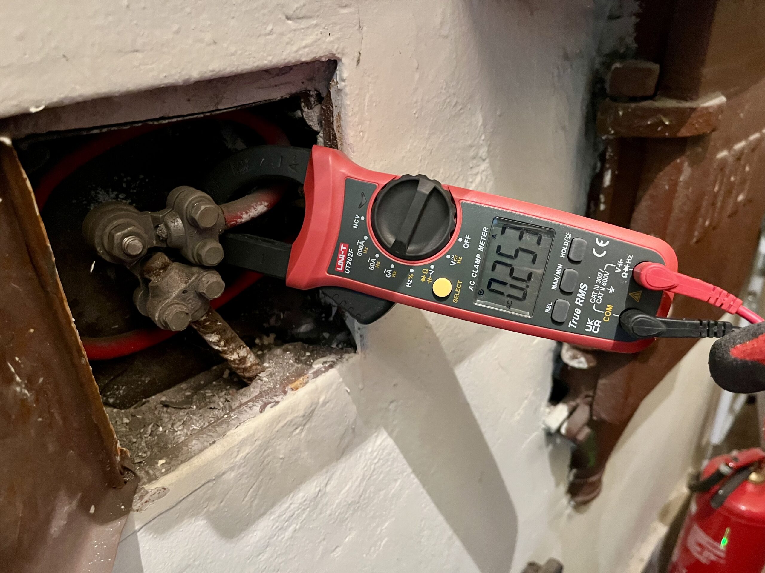 Társasházi villamossági hibák javítása